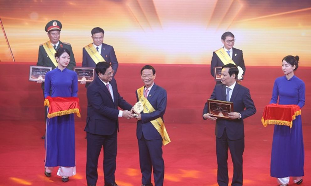 Tôn vinh Top 10 doanh nhân Việt Nam tiêu biểu năm 2022