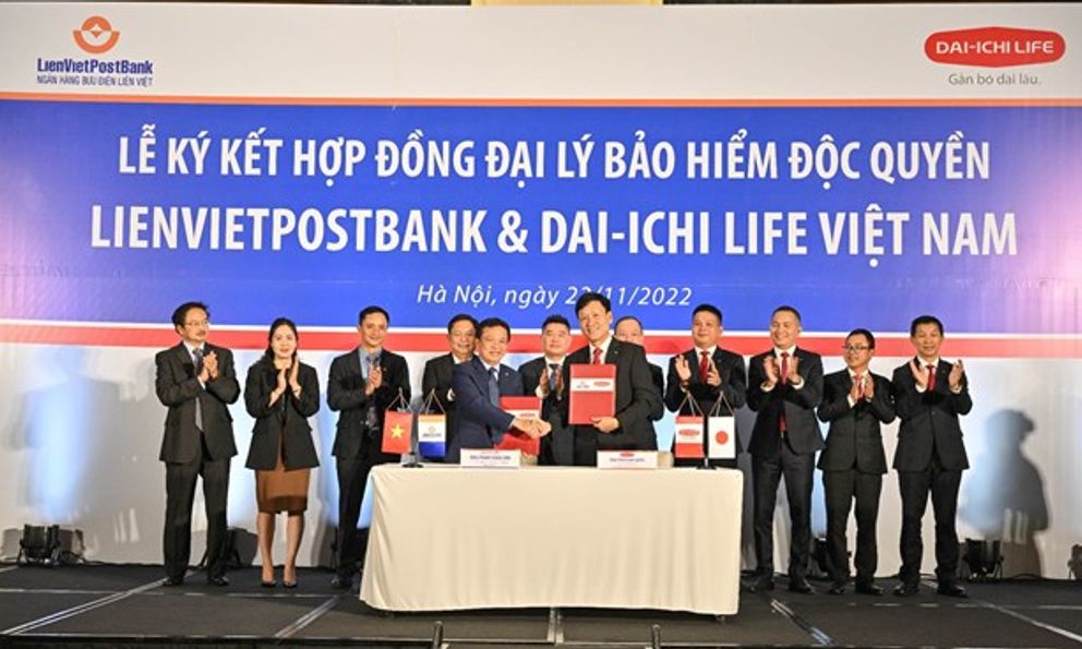 LienVietPostBank và Dai-ichi Life ký kết hợp đồng quyền kinh doanh bảo hiểm liên kết ngân hàng 15 năm
